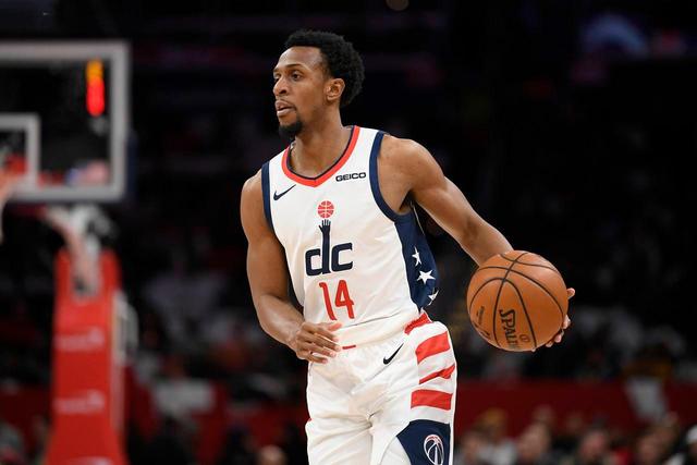 林崴15分同曦不敌首钢 黎伊扬18+6福建负上海